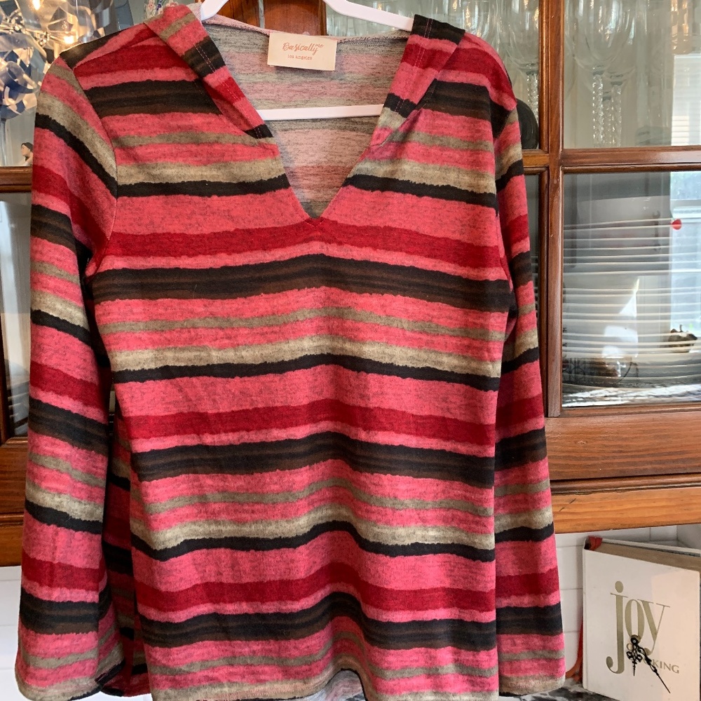 Basically me Los s as ageless bell sleeves hoodie.‎ Never worn